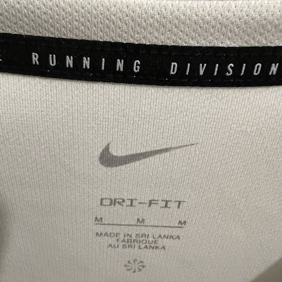 NIKE running division shirt - Picture 2 of 3